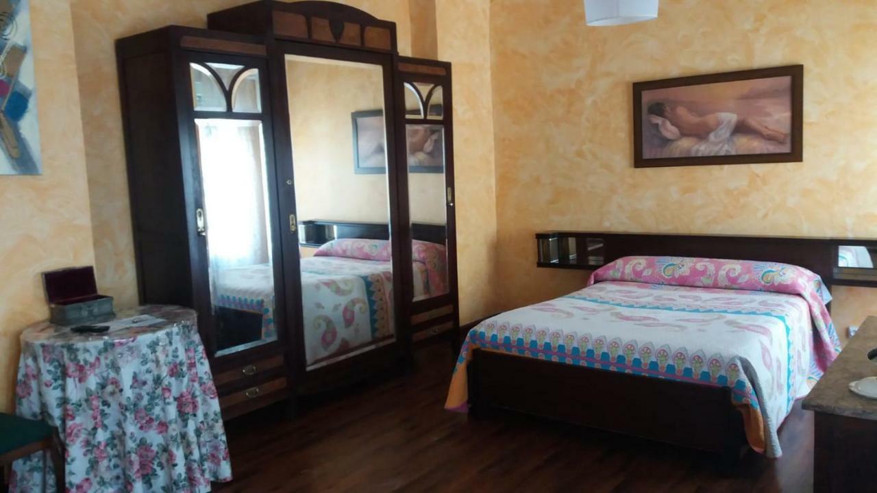 Hospedaje Menendez Pelayo Santander Buitenkant foto